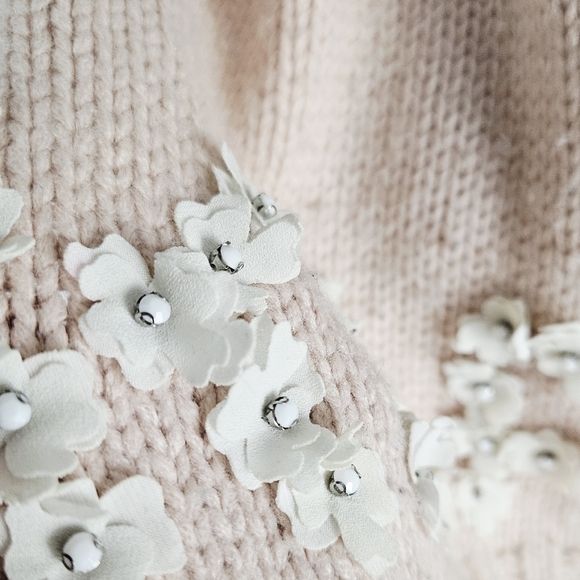 KARL LAGERFELD | flower appliqué knit scarf - Picture 3 of 8